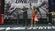 Ảnh: Trần Quang Lộc giành chiến thắng đầu tiên tại ONE Championship