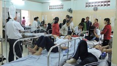 Ăn nhầm bột thông bồn cầu, gần 50 học sinh phải nhập viện cấp cứu