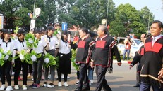 Phó Thủ tướng Trương Hòa Bình vui hội 'Tinh Hoa Đại Ngàn'