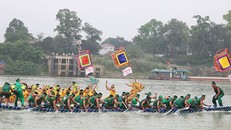 Sôi động Hội thi bơi chải truyền thống trên sông Lô