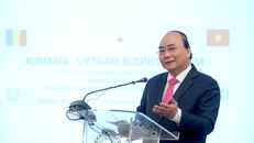 Thủ tướng Nguyễn Xuân Phúc dự và phát biểu tại Diễn đàn Doanh nghiệp Romania-Việt Nam. Ảnh: VGP/Quang Hiếu