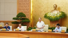 Thủ tướng Nguyễn Xuân Phúc phát biểu tại phiên họp Chính phủ, chiều 4/5. - Ảnh: VGP/Quang Hiếu