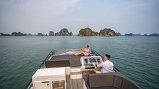 Khám phá 'tuyệt đỉnh' non nước Hạ Long bằng du thuyền triệu đô FLC Albatross