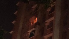 Cháy chung cư lúc rạng sáng, hàng trăm người tháo chạy