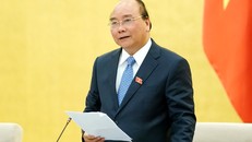 Thủ tướng Nguyễn Xuân Phúc mong các ĐBQH trẻ hãy làm những gì tốt nhất cho đất nước, cho dân tộc, đóng góp vào khát vọng của một dân tộc đang phát triển, đang vươn lên. Ảnh: VGP/Quang Hiếu