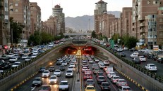 Khi bê tông và xe cộ thống trị thủ đô trăm tuổi của Iran