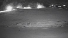 Khoảnh khắc xe tải chở sắt vụn tông vào ôtô khách trong đêm