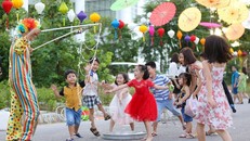 Đừng để con trẻ ngủ quên trong sách vở