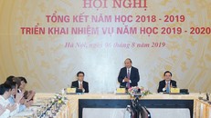 Thủ tướng Nguyễn Xuân Phúc, Phó Thủ tướng Vũ Đức Đam dự Hội nghị. Ảnh: VGP/Quang Hiếu