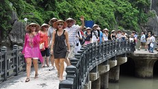 Khách quốc tế đến Việt Nam tiếp tục tăng mạnh