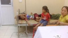 Ăn cỗ mừng tân gia, hơn 30 người nhập viện