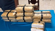 Một người Lào mang 60.000 viên ma túy vào Việt Nam