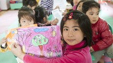 Chiến dịch 'Lọ đựng tình thương' hỗ trợ Làng trẻ em SOS Việt Nam