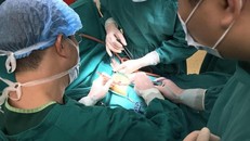 Cứu sống bệnh nhi 4 tháng tuổi mắc thận phải đa nang