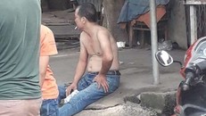 Con rể chém mẹ vợ trọng thương rồi thản nhiên ngồi hút thuốc