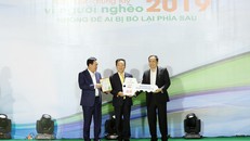 Chủ tịch HĐQT Ngân hàng SHB – ông Đỗ Quang Hiển ủng hộ quỹ 10 tỷ đồng.