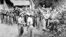 Liên quân Lào-Việt trong kháng chiến chống Pháp, năm 1950. (Ảnh: Tư liệu TTXVN)