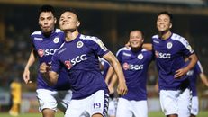 Tặng 100 quả bóng có chữ ký Quang Hải, Duy Mạnh…. cho người hâm mộ