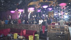 ‘Đột kích’ quán bar, phát hiện hàng chục nam nữ dương tính với ma túy