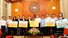 ‘Bầu Hiển’ ủng hộ thêm 6 tỷ đồng cho cuộc chiến chống COVID-19 tại miền Trung