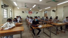 Một giáo viên coi thi tốt nghiệp THPT nhiễm COVID-19