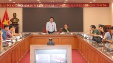 Chấm chọn trực tuyến Giải thưởng Dế Mèn - Ảnh: TTXVN