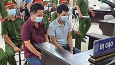 Chủ quán Nhắng nướng bắt khách quỳ xin lỗi lĩnh 12 tháng tù