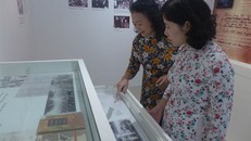 Bảo tàng Tố Hữu ngày đầu tiên mở cửa thu hút đông đảo người dân, nhà nghiên cứu, văn nghệ sĩ - Ảnh: Báo Văn hóa