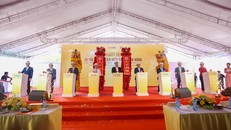 Đại diện chủ đầu tư và các đại biểu thực hiện nghi lễ khởi công dự án Khu du lịch biển DAP