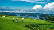 Chơi golf bên vịnh biển đẹp nhất Châu Á: hội nghiện golf không thể bỏ qua