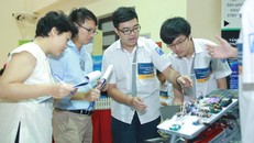 STEAM for Vietnam và VinUni tổ chức khóa học về Robotics cho học sinh THPT