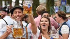 Lễ hội bia Oktoberfest lớn nhất thế giới tiếp tục bị lỡ hẹn