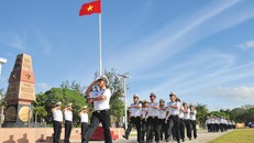 Lễ Chào cờ trên đảo Song Tử Tây (huyện đảo Trường Sa, tỉnh Khánh Hòa)_Ảnh: Vĩnh Thành