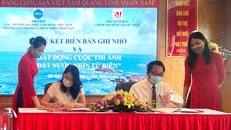 Nhà Xuất bản Chính trị quốc gia Sự thật và Viện Truyền thông và Phát triển nhân lực ký kết biên bản ghi nhớ - Ảnh: Hà Nội mới