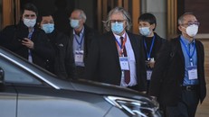 Nhóm chuyên gia của WHO điều tra nguồn gốc đại dịch COVID-19 tại thành phố Vũ Hán, tỉnh Hồ Bắc, Trung Quốc, ngày 29/1/2021. Ảnh: AFP/TTXVN