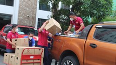 Các xe phục vụ công tác từ thiện cần phải có giấy xác nhận của các cơ quan chức năng để được lưu thông.