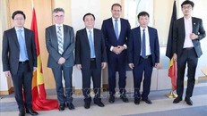 Quang cảnh buổi làm việc.