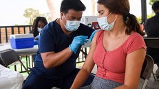 Khả năng ‘miễn dịch siêu nhân’ nhờ tiêm vaccine sau khi mắc COVID-19