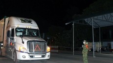 Doanh nghiệp vận tải 'mệt mỏi' vì xét nghiệm