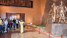 Giới thiệu về 3 anh em nhà Tây Sơn tại Bảo tàng Quang Trung.