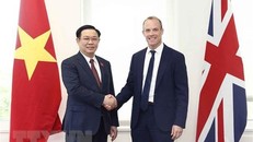 Sáng 30/6/2022 (theo giờ địa phương), tại Thủ đô London, Chủ tịch Quốc hội Vương Đình Huệ làm việc với Phó Thủ tướng, Bộ trưởng Tư pháp Anh Dominic Raab. (Ảnh: Doãn Tấn/TTXVN)