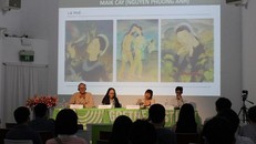 Cảm hứng của tác giả Maik Cây qua những bức tranh Lê Phổ. (Ảnh: Minh Anh/Vietnam+)