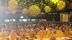 Các hòa thượng đọc sám Vu Lan. (Ảnh: GHPG)