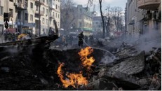 Xung đột với Nga đã gây ảnh hưởng nặng nề đến nền kinh tế Ukraine. Ảnh: AP