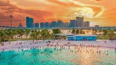 Ăn chơi kín tuần nguyên tháng - đặc quyền của cư dân 'Quận Ocean'