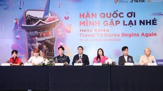 Đại diện KTO cung cấp các thông tin xúc tiến, quảng bá du lịch Hàn Quốc tại TP Hồ Chí Minh vào chiều 20/8.