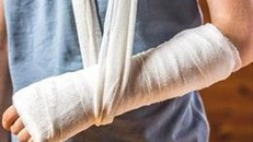 Nhiều trường hợp nguy kịch vì tự ý dùng lá cây rừng chữa bệnh