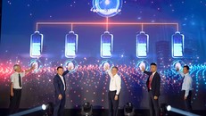 VinFast hợp tác Ahamove ra mắt dịch vụ vận chuyển trên nền tảng công nghệ bằng xe máy điện AhaFast 