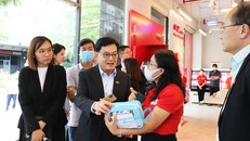 Phó Thủ tướng Singapore Heng Swee Keat thăm cửa hàng WIN tại chung cư New City, phường Bình Khánh, TP. Thủ Đức