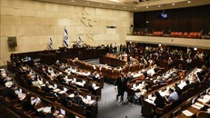 Toàn cảnh phiên họp bỏ phiếu tự giải tán của Quốc hội Israel ở Jerusalem ngày 30/6/2022. Ảnh minh họa: AFP/TTXVN